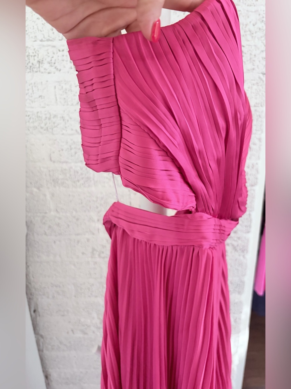 Lulu’s Got the Glam Pink Pleated Cut out Maxi Dress NWOT Small - Picture 6 of 6